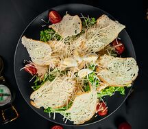 Цезарь с курицей