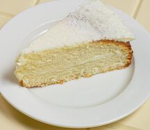 Торт йогуртовый с кокосом