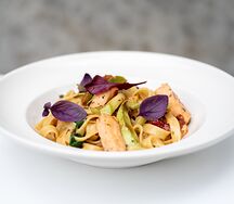 Паста с семгой и цукини