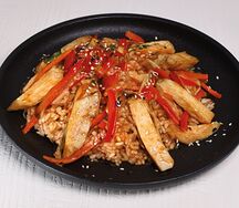 Рис с курицей в соусе терияки