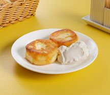 Сырники со сметаной