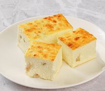 Пудинг из творога с изюмом