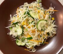 Салат из свежей капусты с огурцом