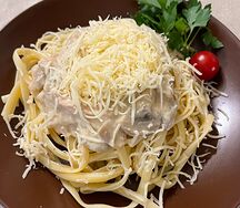 Паста Феттуччине с курицей и грибами