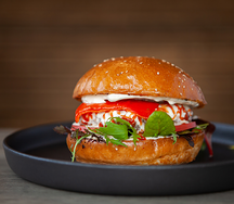 Фирменный бургер Il Casaro 1