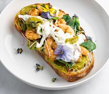 Брускетта с креветками