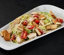 Салат Цезарь с курицей