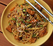 Вок с курицей