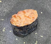 Острые суши с тунцом