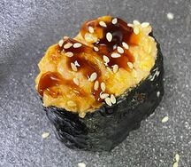 Запеченные суши с угрем