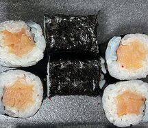 Хосомаки с копченым лососем