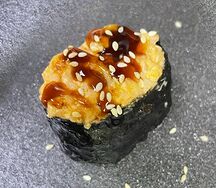 Запеченные суши с мидиями