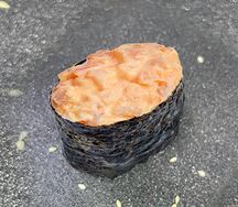 Острые суши с тигровой креветкой