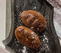 Печеный пирожок с капустой