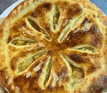 Пирог сладкий с яблоком и лимоном (маленький)