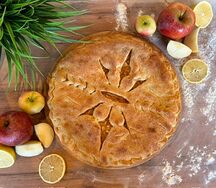 Пирог сладкий с яблоком и лимоном, большой
