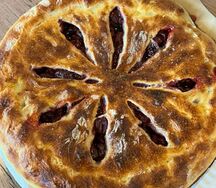 Пирог сладкий с вишней (маленький)