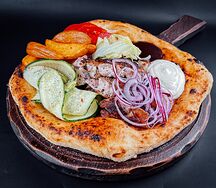 Курица BBQ на лепешке