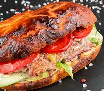 Бургер с рваной говядиной из смокера