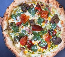 Пицца с печеными овощами