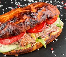 Бургер с рваной свининой из смокера