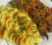 Гуляш с говядиной