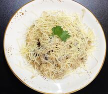 Паста с курицей и грибами