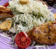 Салат Цезарь с курицей