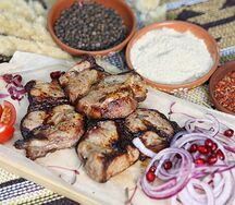 Шашлык из cвинoй шейки