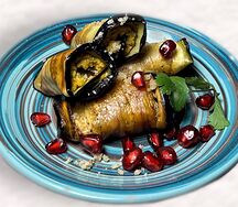 Рулетики из баклажанов с орехами