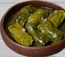 Долма из винoградных листьев