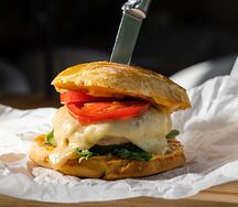 Бургер с телятиной