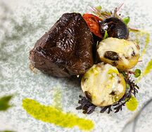 Стейк Миньон с печеным картофелем