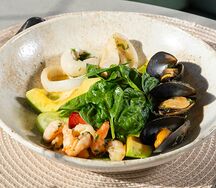 Салат с морепродуктами