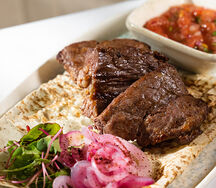 Шашлык из телятины (вырезка) с красным соусом