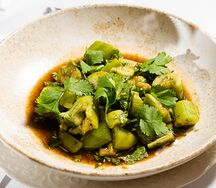 Битые огурчики с кинзой