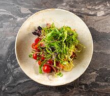 Салат с ростбифом