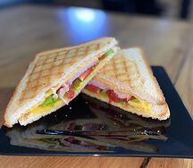 Сэндвич с ветчиной и сыром