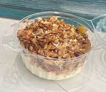 Гранола с клубничным конфитюром