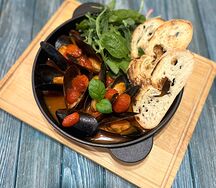 Мидии в томате