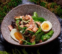 Салат с подкопченным лососем