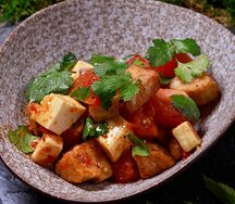 Салат с имеретинским сыром и жареными баклажанами