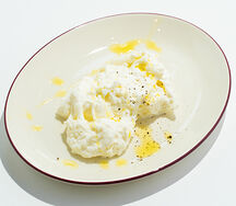 Страчателла с оливковым маслом и фокаччей