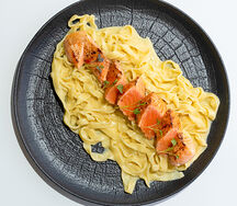 С форелью татаки и кукурузным соусом