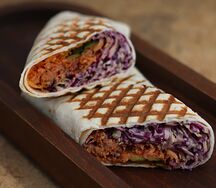 Бафи ролл с рваной свининой BBQ