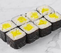 Ролл с такуаном