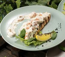 Лосось с морепродуктами