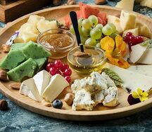 Ассорти европейских сыров