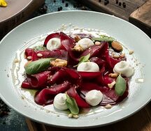 Свекольный с творожным сыром