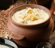 Ариса с цыплёнком